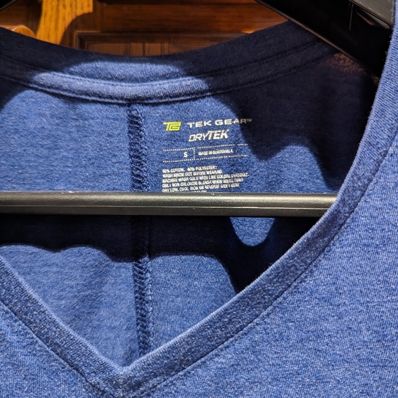 3/$30. Tek Gear Tee Shirt. "Be Unique" Logo - Picture 2 of 3